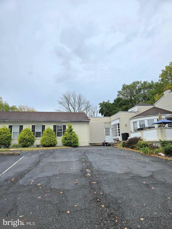 Building Photo - 1223 N Keim St