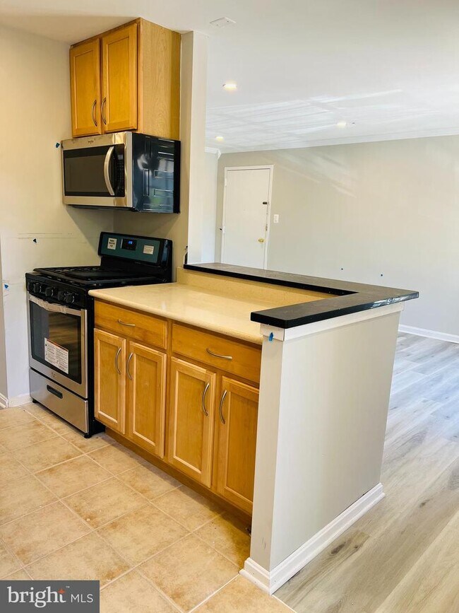 Foto del edificio - 5925 Quantrell Ave