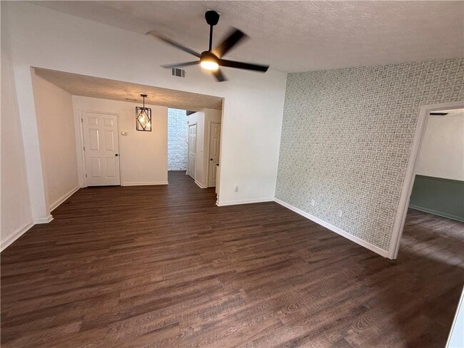 Building Photo - 224 Goshen Ln