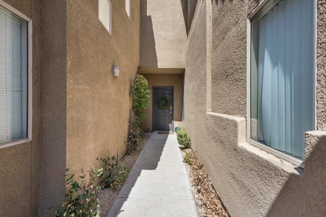 Building Photo - 4644 N 22nd St