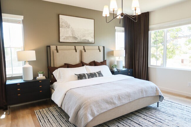 Foto del edificio - 2 Weeks Free - Gated Community / Pet Friendly / Newly Built - in Central Phoenix