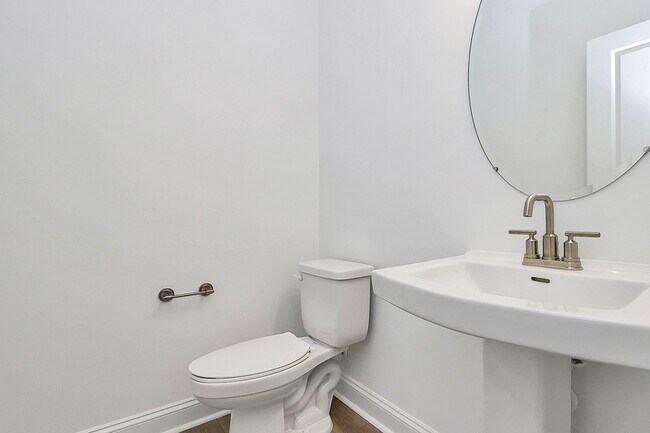 Foto del edificio - 707 Hoke Ln