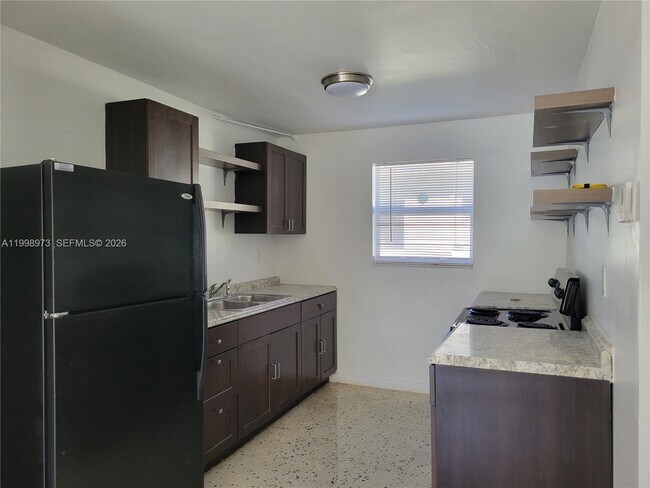 Building Photo - 8315 NE Miami Ct
