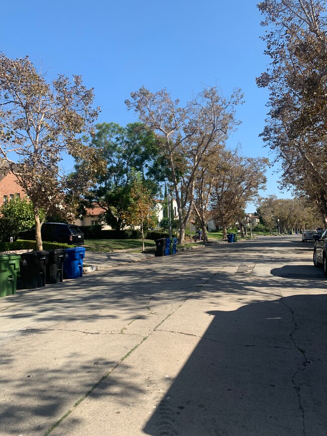 Street View - 419 N McCadden Pl