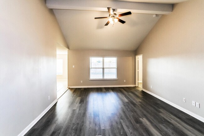 Building Photo - Bright 4-Bedroom Home with 2-Car Garage