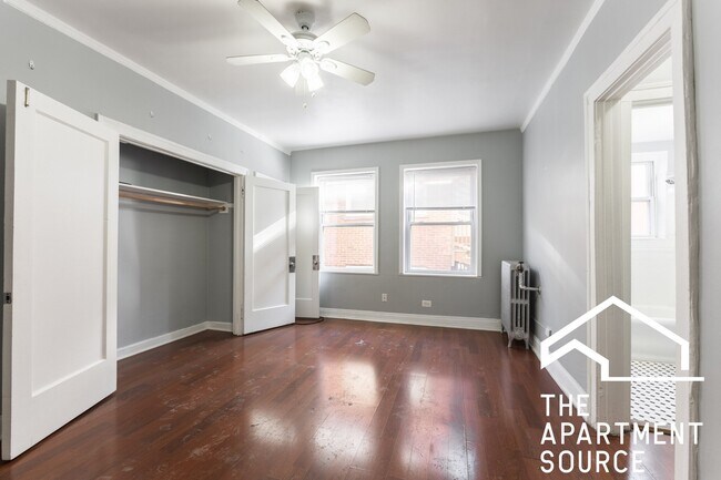 Foto del edificio - 6930 N Greenview Ave