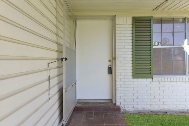 Photo - 7138 Mobud Dr House