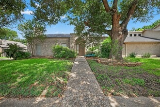 Building Photo - 10815 Shawnbrook Dr