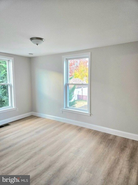 Foto del edificio - 1235 Maple St