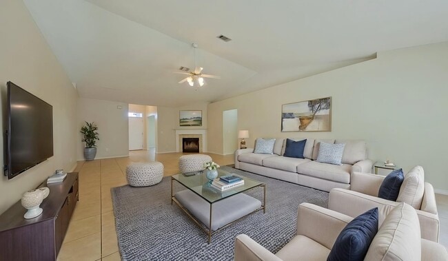 Building Photo - 143 Steeplechase Dr