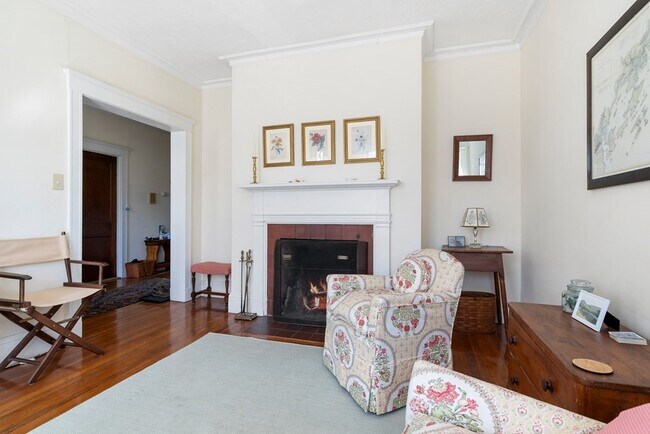 Building Photo - 18 Agassiz St