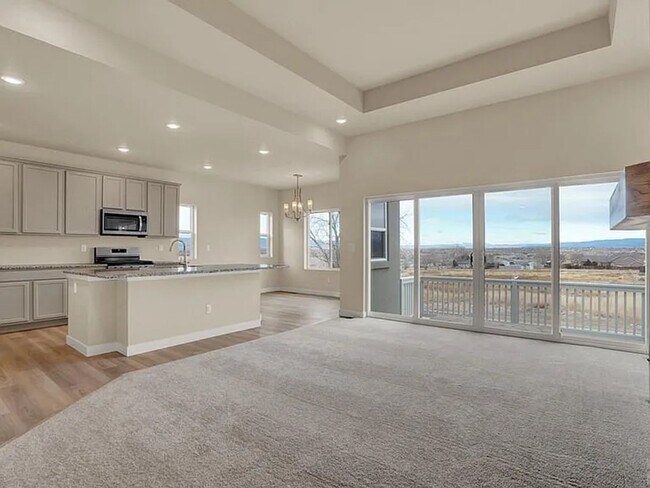 Foto del edificio - 753 S Laurue Dr