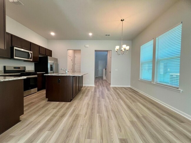 Photo - 4008 Flatiron Dr House