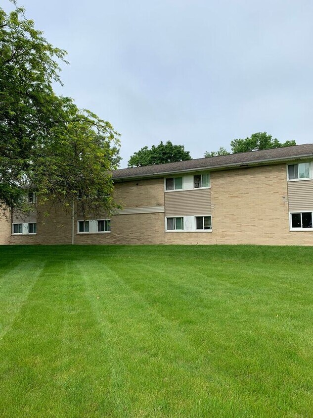 Primary Photo - 2 Bedroom apartment in great location
