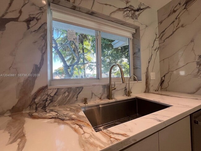 Foto del edificio - 16805 SW 109th Ct