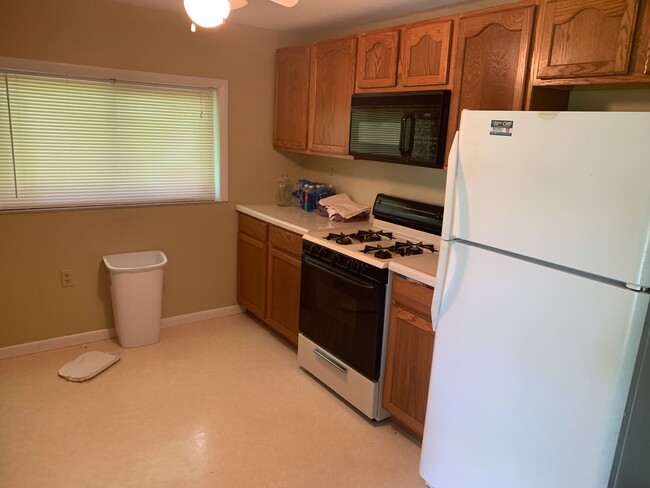 Building Photo - Hopewell - Near 5 Points - 2 Bedroom - 2 B...