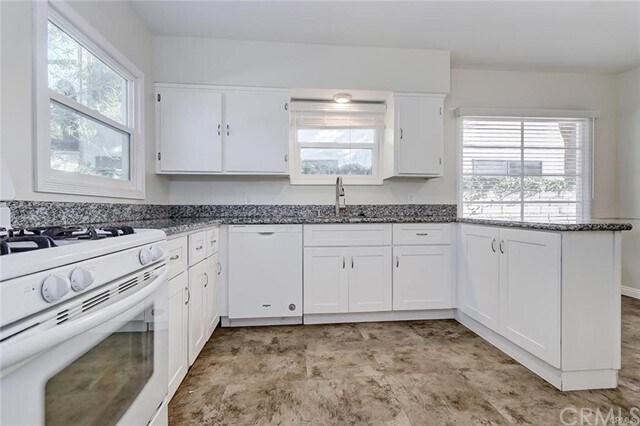 Building Photo - 607 Sapphire St