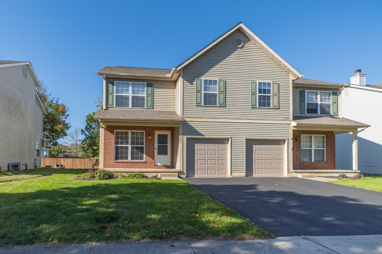 Primary Photo - 484-486 Applegate Ln