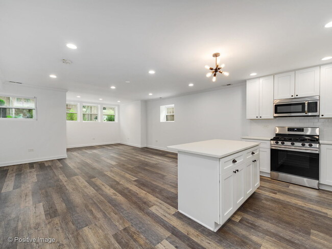 Foto del edificio - 7314 N Claremont Ave