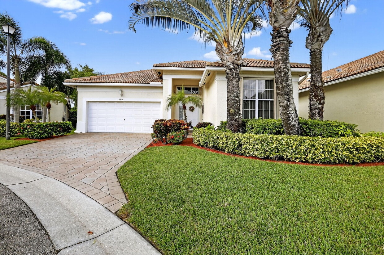Foto principal - 8650 High Cay