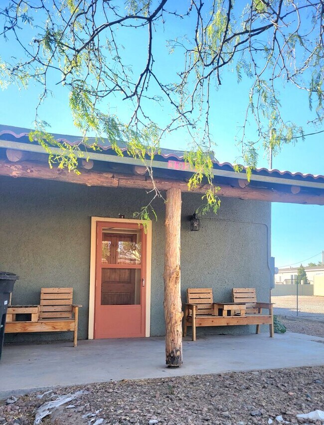 Building Photo - 393 E San Miguel St