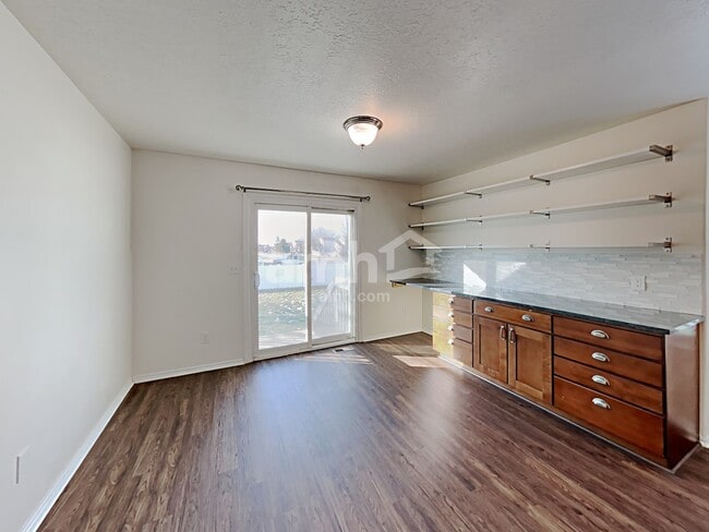 Foto del edificio - 1174 Princes Circle