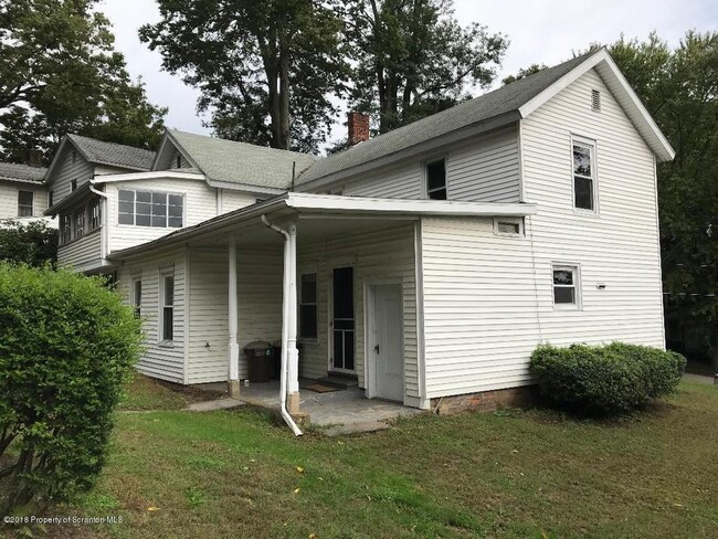 Back - 29 Putnam St