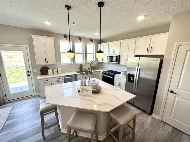 Building Photo - 14949 Athlone Pl