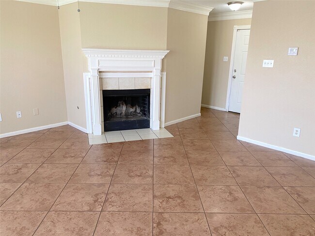 Foto del edificio - 15106 Western Skies Dr