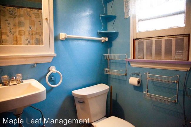 Building Photo - 2 br, 1 bath House - 6727 35th Ave. SW