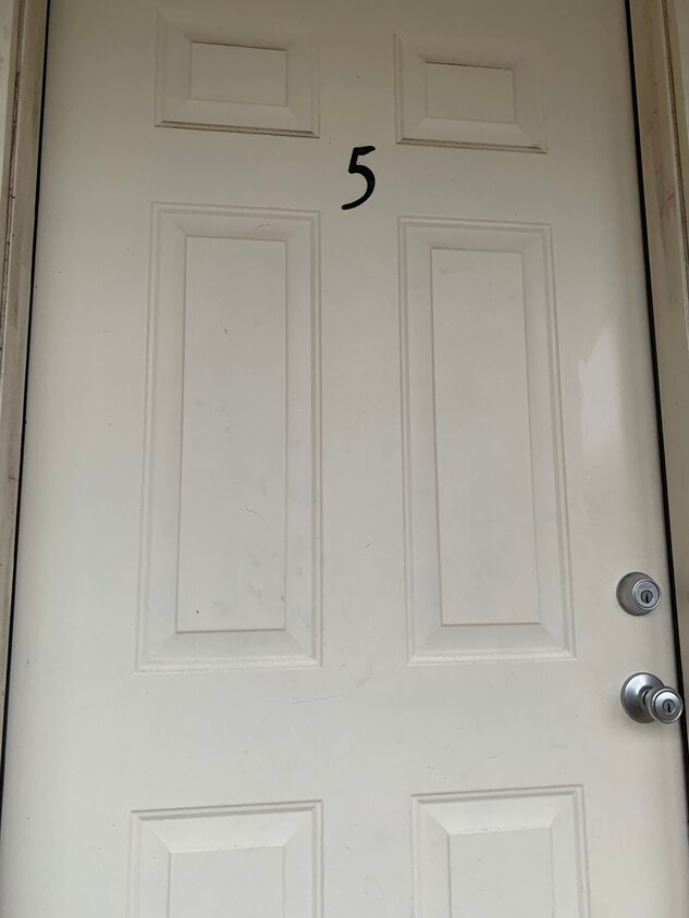 Building Photo - 125 West 9th Ave