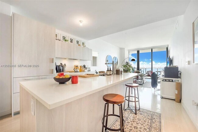 Foto del edificio - 480 NE 31st St