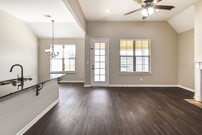 Foto del edificio - 75 Briar Hollow Ln