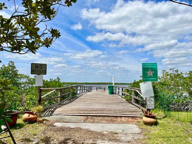 Foto del edificio - 5400 Riverside Dr