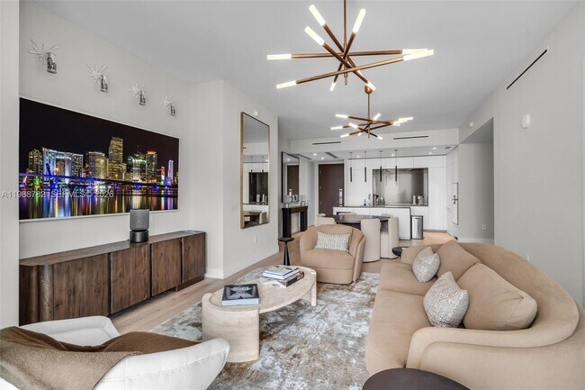 Building Photo - 300 Biscayne Blvd Way