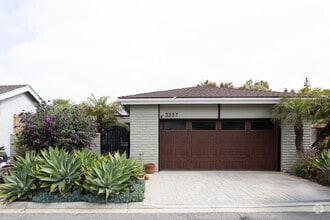 Building Photo - 3337 Vivienda Cir