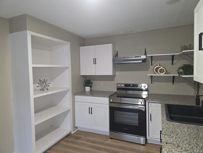 Photo - 2815 Hillside Drive, Unit 2815 Hillside Dr. House