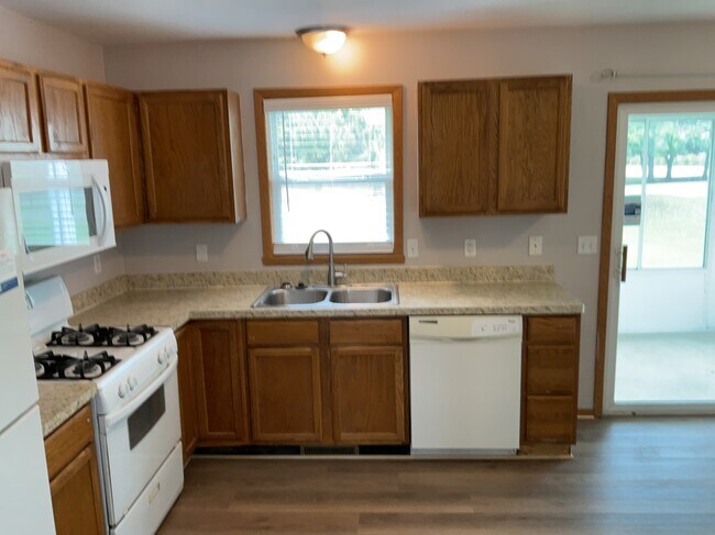 Building Photo - 6549 Samantha Ln