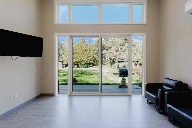 Photo du bâtiment - 16 Englewood Ln