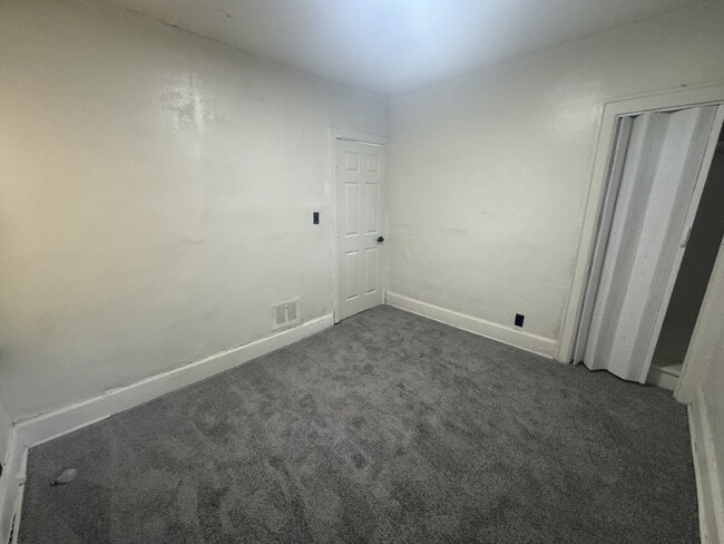 Building Photo - 5517 Drexel St