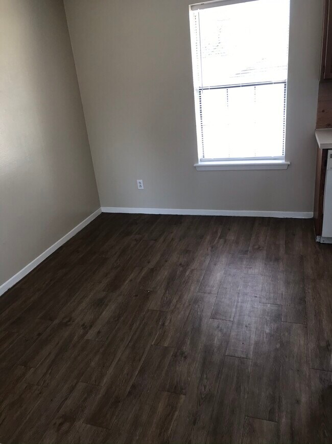 Bedroom 1 - 815 Richmond Rd