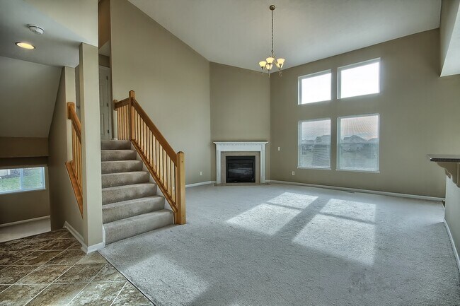 Building Photo - 7233 Springview Ln