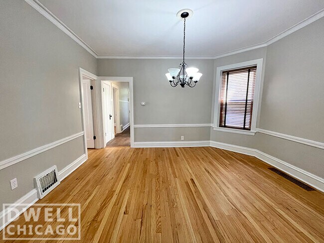 Foto del edificio - 5241 N Christiana Ave