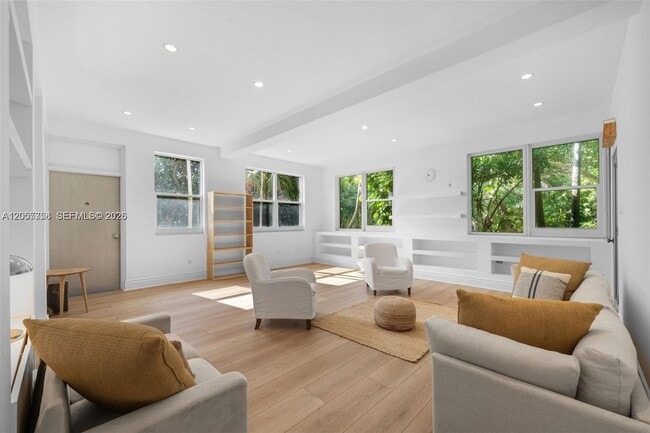 Foto del edificio - 200 Ocean Ln Dr