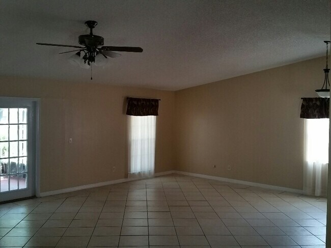 Foto del edificio - 6803 Tropical Shore Way