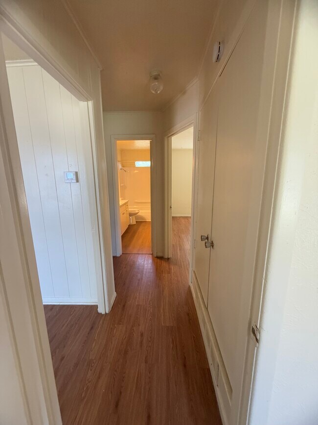 Building Photo - 3493 Country Club Rd