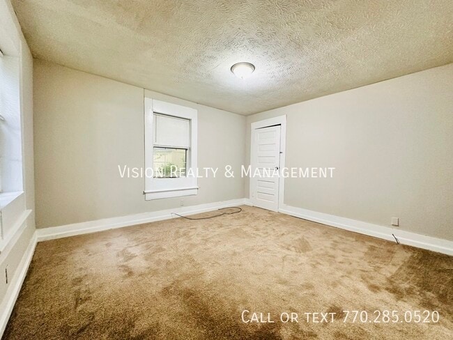 Building Photo - Move in Ready! 3BD 1 BA Home in LaGrange