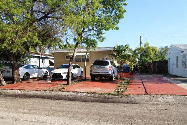 Foto del edificio - 317 SE 2nd St
