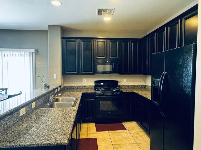Foto del edificio - 3 Bed, 1 Loft and 2.5 Bathrooms Home for Rent