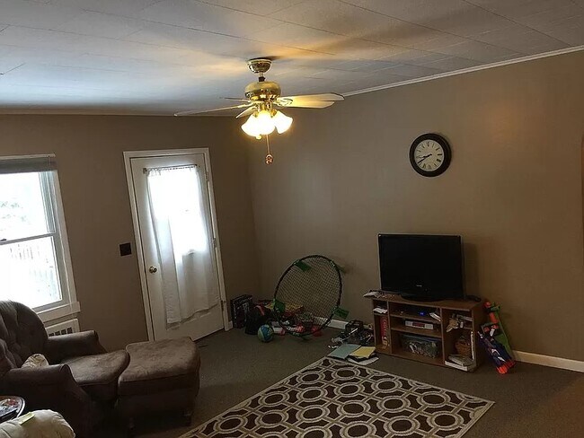 dining/bonus room - 2 Ludlow Ave